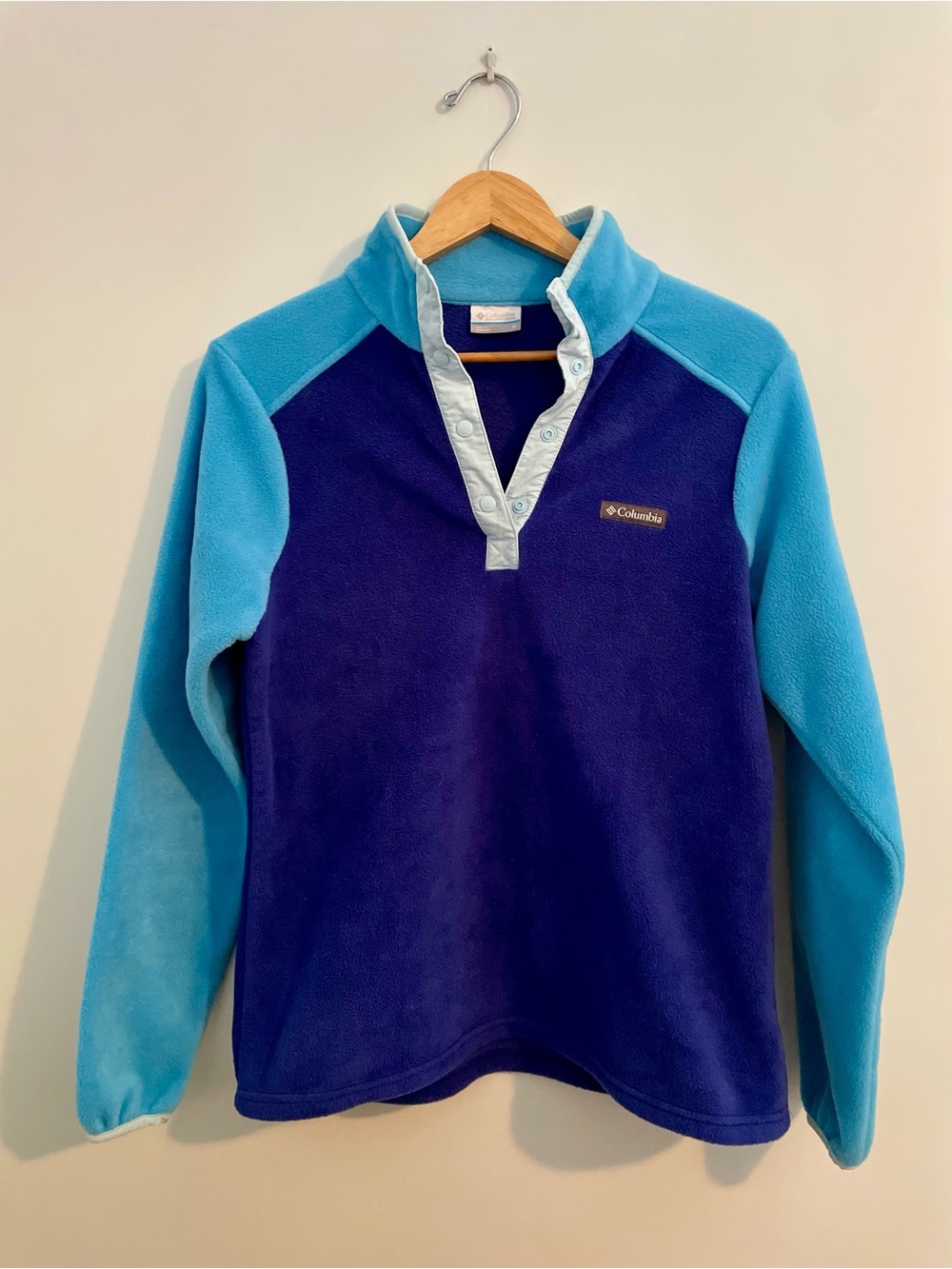 Columbia Women’s Two-Tone Blue Crewneck Fleece